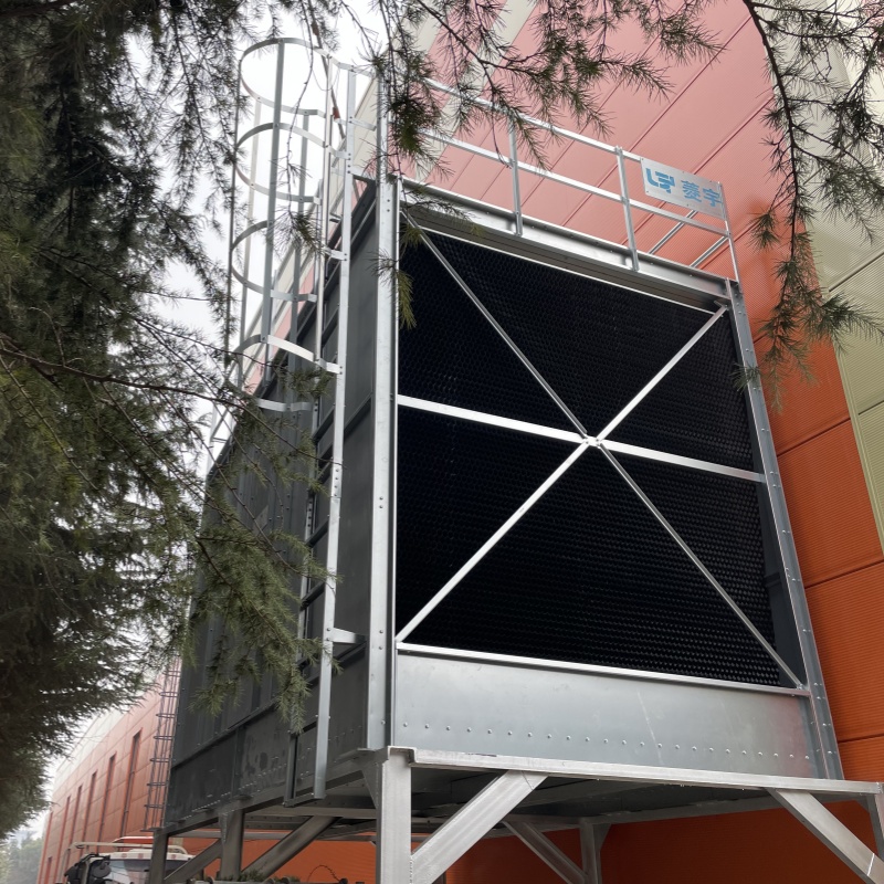 河南郑州菱宇方形横流式钢板冷却塔安装到位