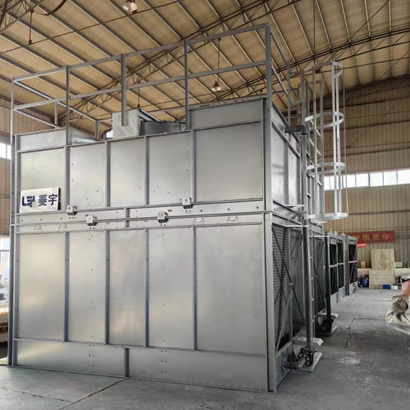 河南郑州比亚迪工厂采购的两台菱宇方形复合流闭式冷却塔整体装配完成