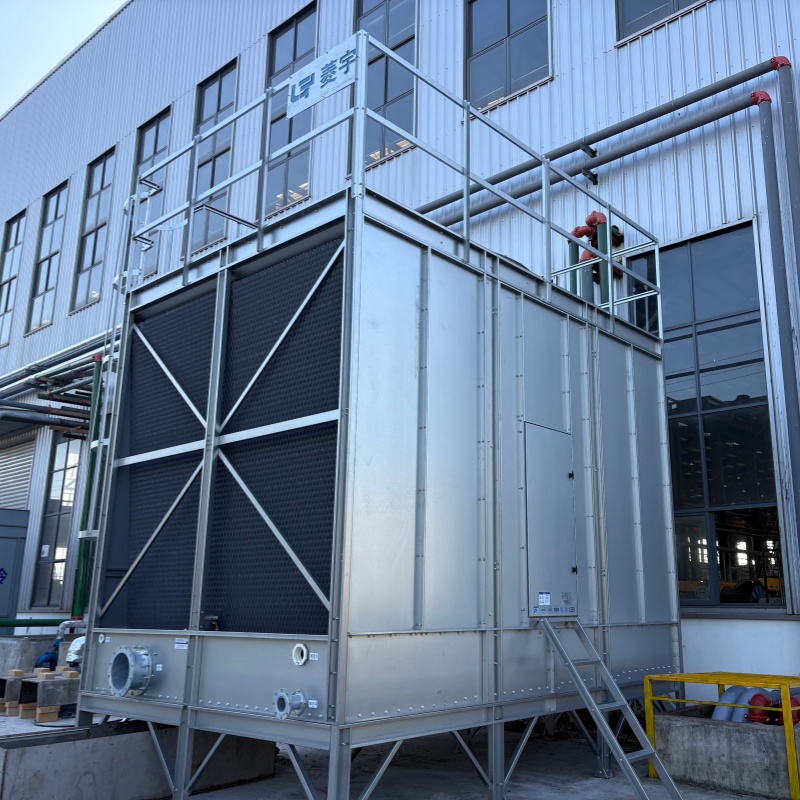 安徽合肥菱宇方形横流式钢板冷却塔组装完成,接下来为客户现场服务